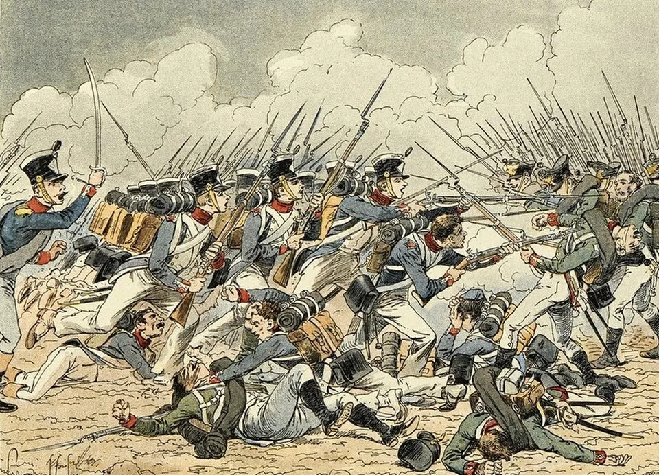 Estampe en couleurs : jeunes fantassins français en habit bleu, shako et sac au dos, chargeant à la baïonnette des soldats russes en capote verte, morts et blessés au premier plan