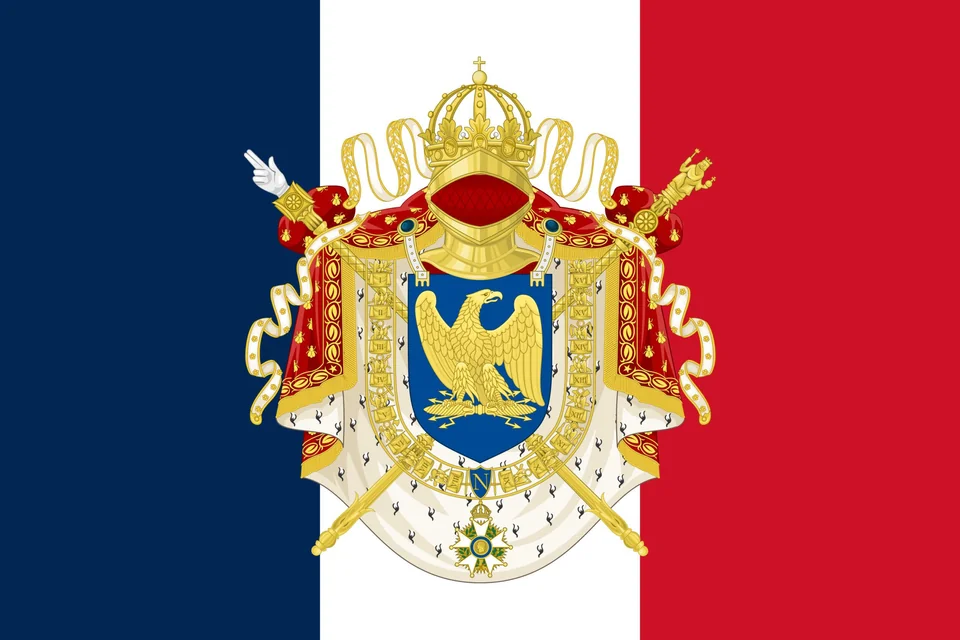 Kaiserliche französische Trikolorefahne (1804-1815) — blau, weiß, rot mit dem Großen Wappen des Ersten Kaiserreichs: Adler, Bienen, Ehrenlegion