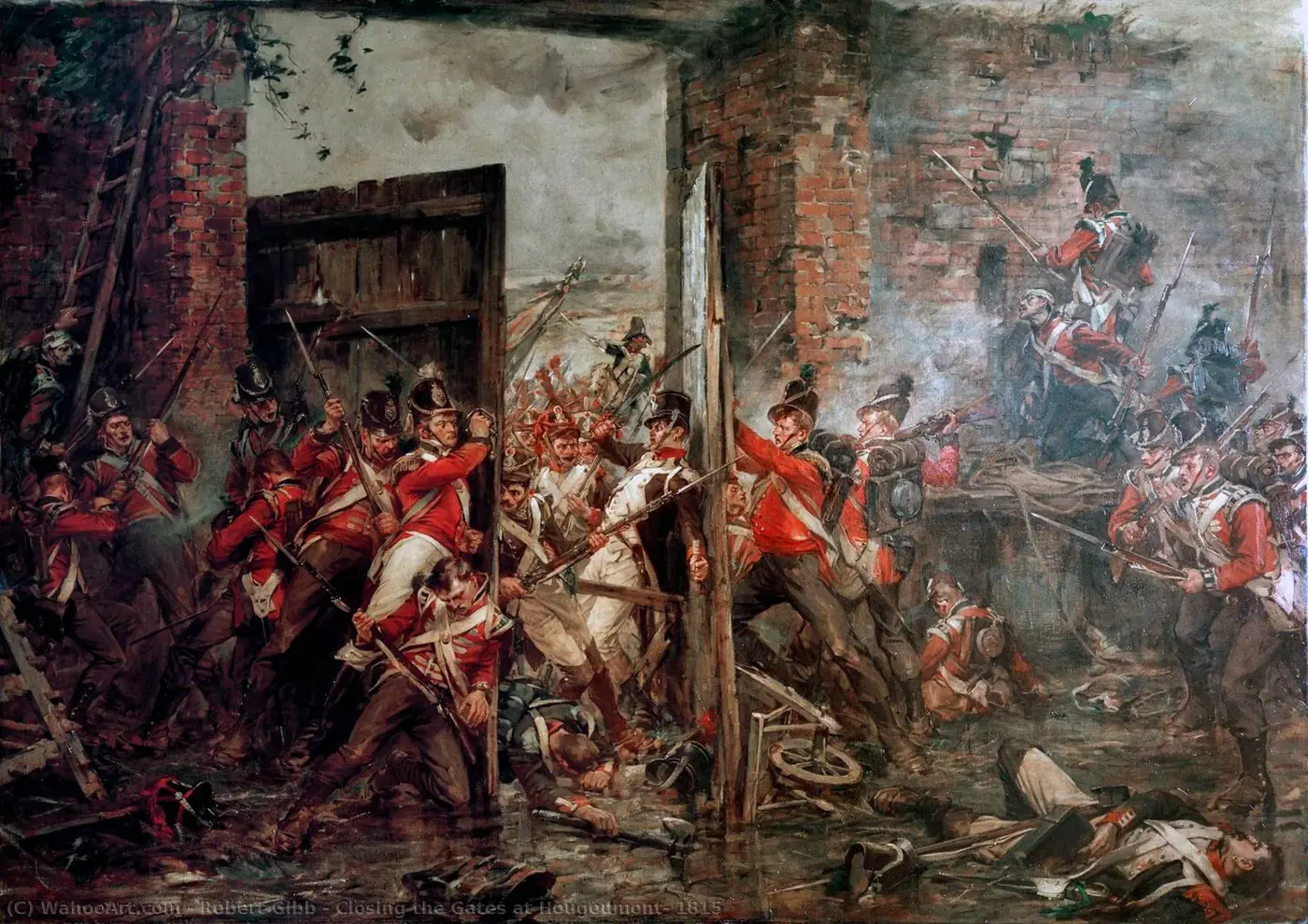 Des gardes britanniques repoussent de toutes leurs forces le portail nord de la ferme d'Hougoumont pour empêcher les soldats français d'entrer